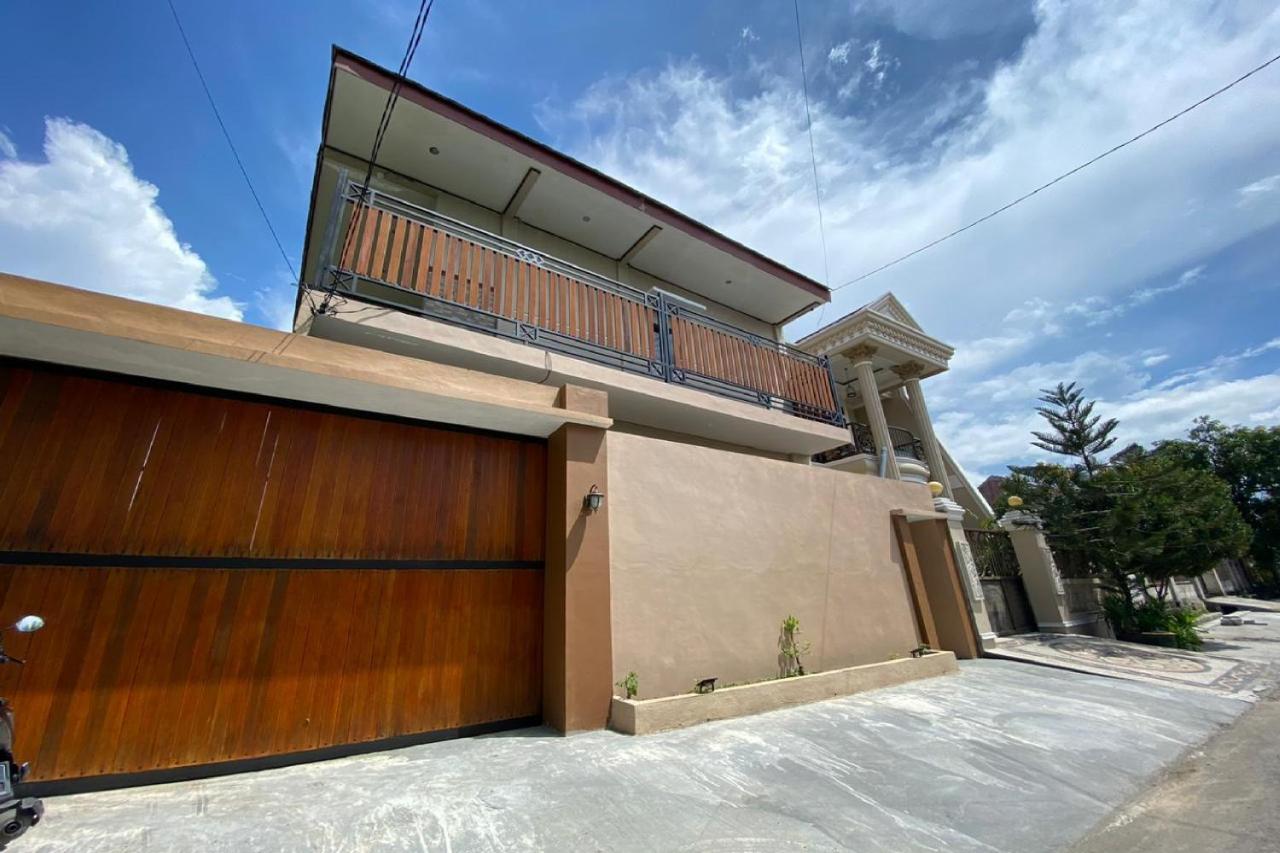 Reddoorz Near Mojokerto Train Station Hotel Exterior photo