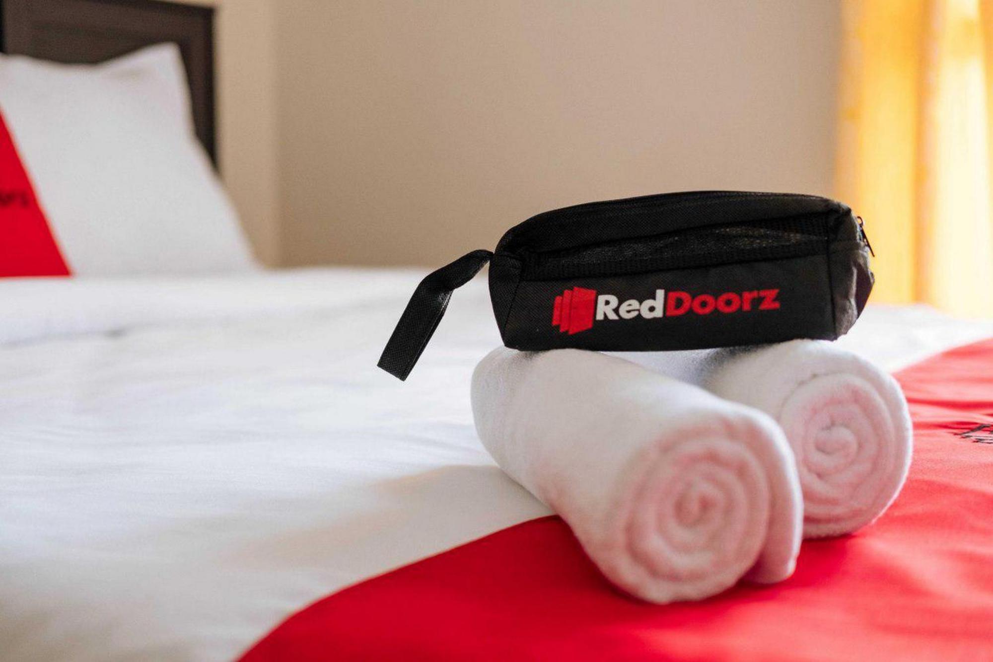 Reddoorz Near Mojokerto Train Station Hotel Exterior photo